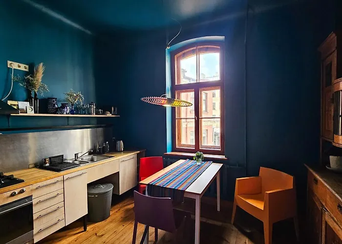 Apartment Artists In *